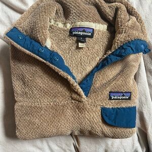 Patagonia Tan Fleece with Blue Details